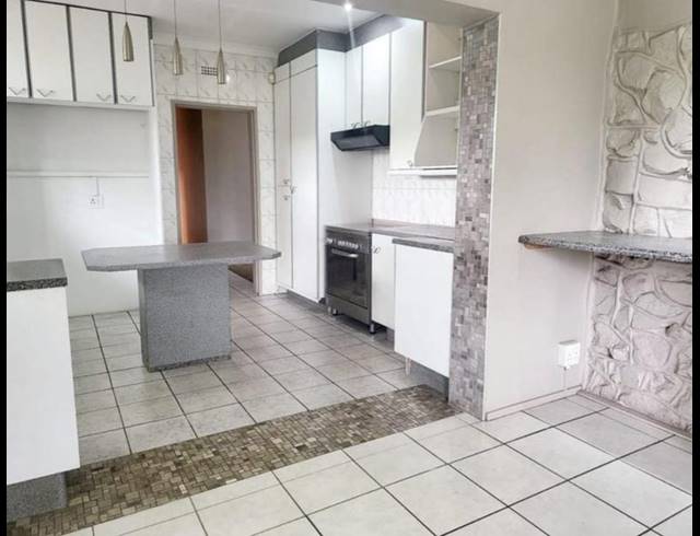 4 BEDROOM HOUSE FOR SALE IN ARCON PARK